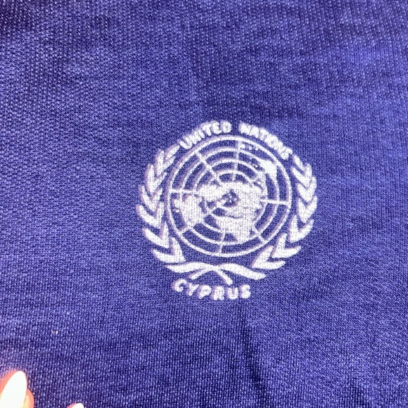 Vintage United Nations long sleeve - Picture 2 of 3